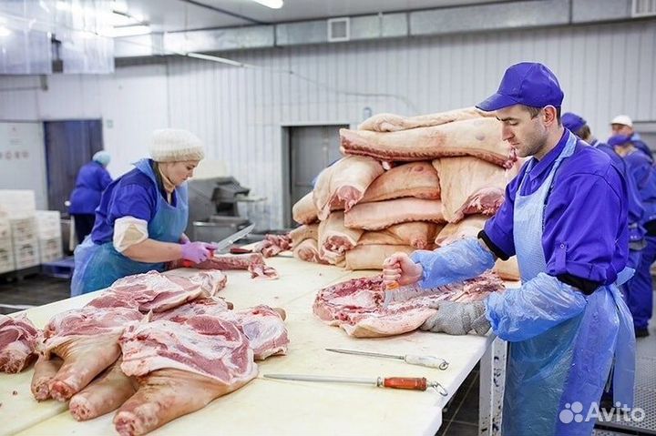 Вахта. Обвальщики мяса. Воронежская область
