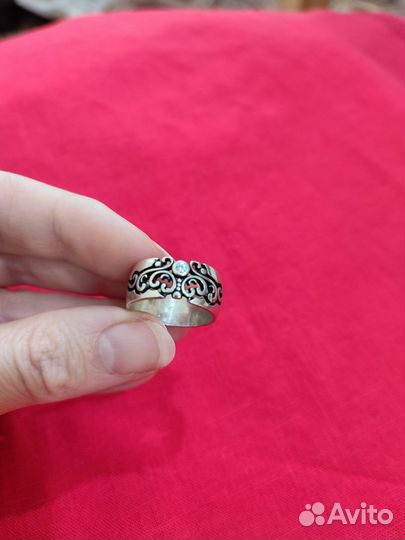 Серебряное кольцо
