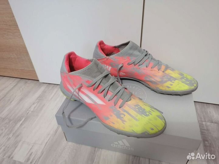 Футбольные бутсы adidas predator