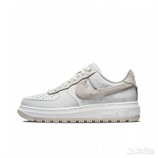Nike Air Force 1 Low summit white