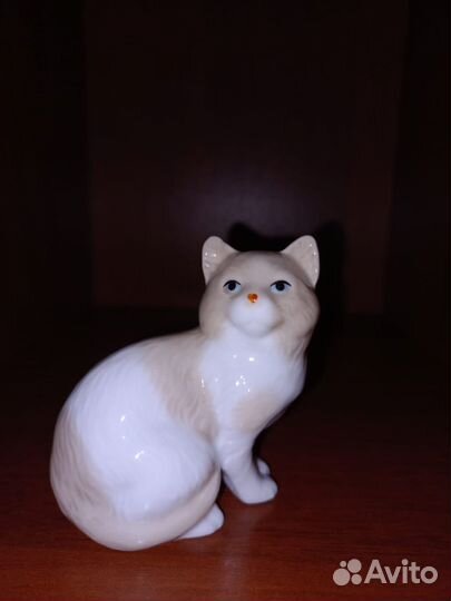 Продаю коллекцию фарфоровых кошек