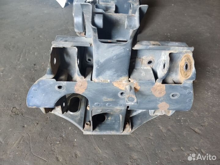 Балка передней подвески, подрамник Ивеко Дейли