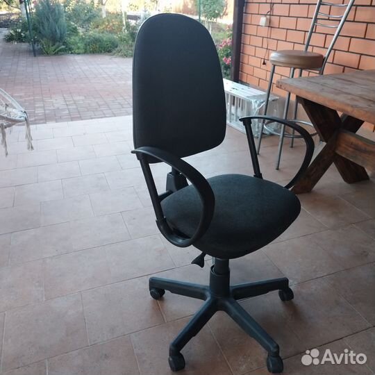Компьютерное кресло