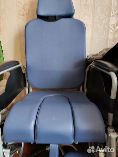 Инвалидная коляска с санитарным оснащением