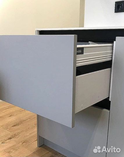 Кухня до потолка