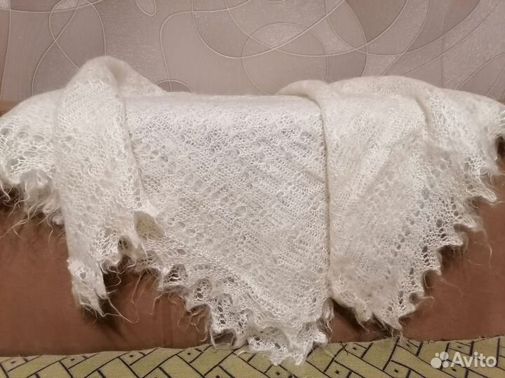 Пуховый платок шаль