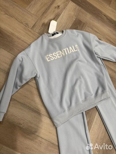 Костюм женский