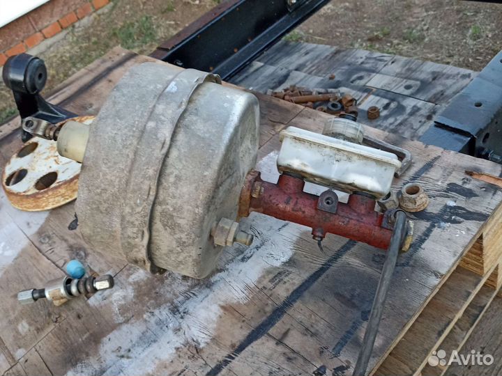 Тормозной вакуум с цилиндр в сборе на УАЗ хантер