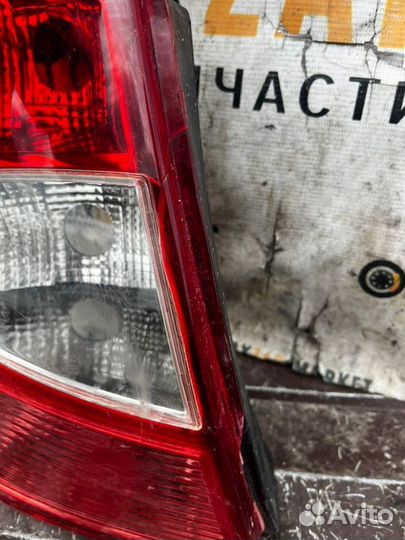 Фонарь задний левый Renault Logan 1.6 2012