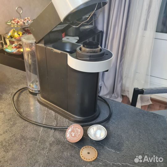 Кофеварка капсульная nespresso