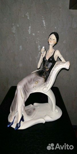 Статуэтка Дама в кресле в стилеЧикаго(20-е гг 20в)