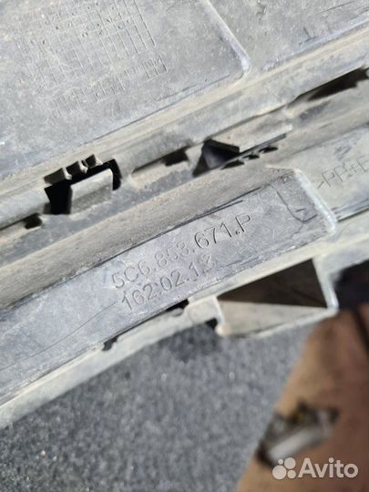 Решетка в бампер Volkswagen Jetta 6 2018