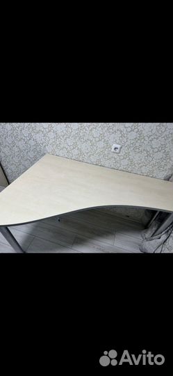 Письменный стол