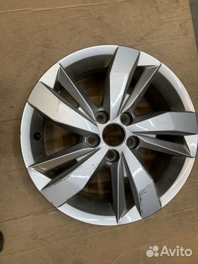 Одна штука оригинал Volkswagen Polo 6