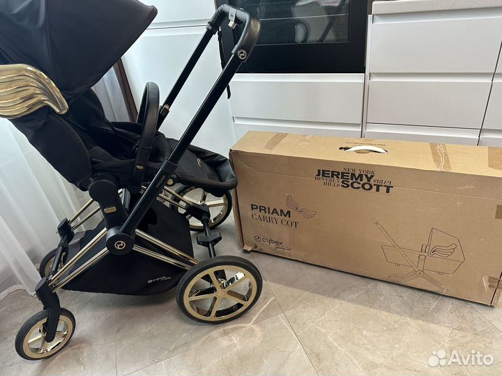 Коляска Cybex Priam by Jeremy Scott 3в1