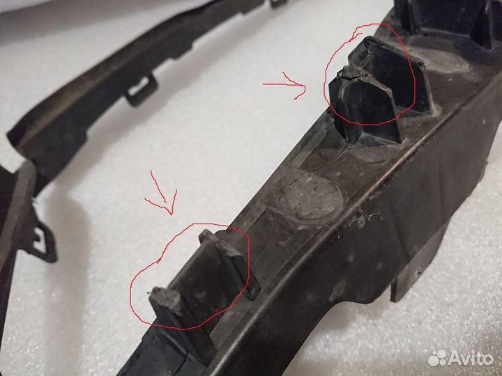 Уплотнитель левой фары мерседес GLA W156 22