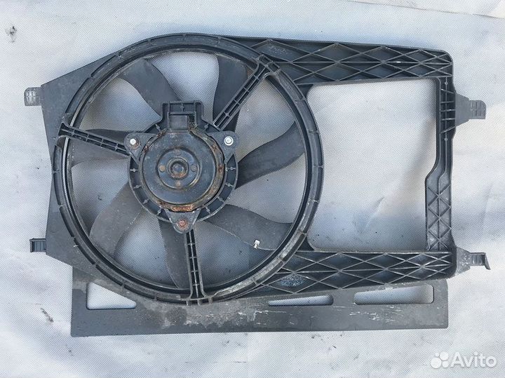 17101475578 Диффузор радиатора Mini R50