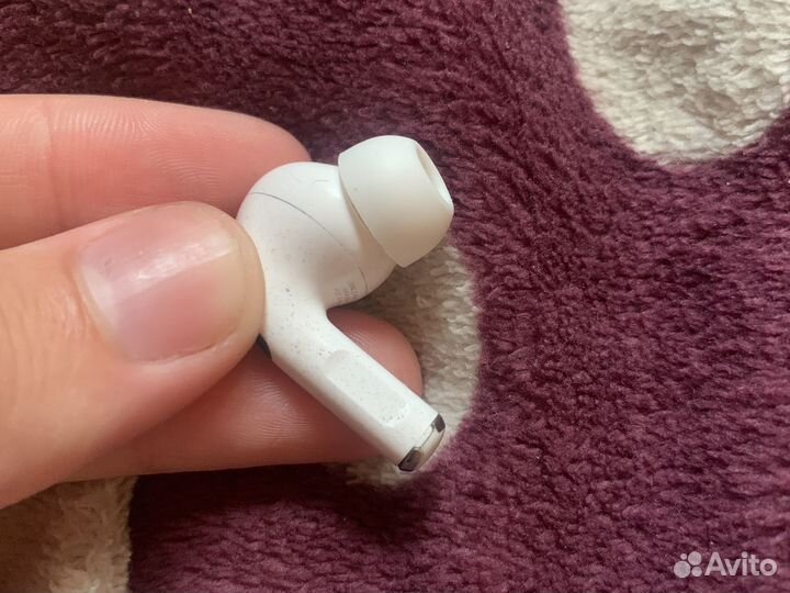 Наушник правый apple AirPods pro