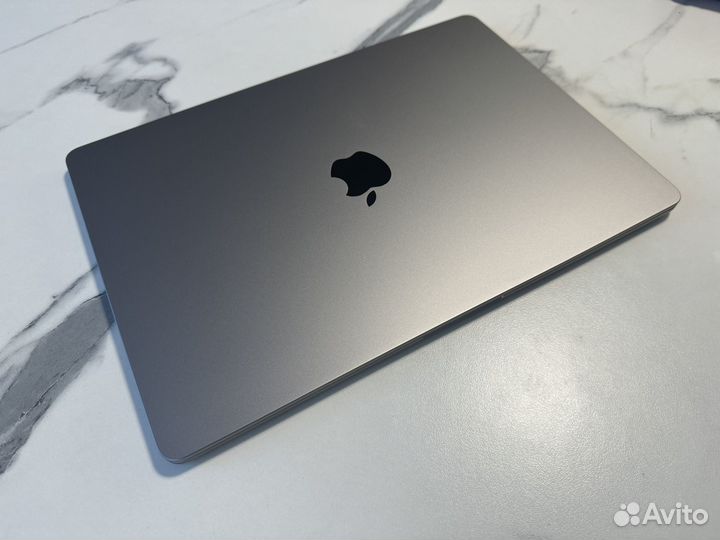 Macbook air 15 m2 8 256