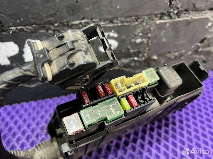 Блок предохранителей Nissan Juke YF15-218419