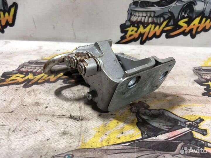 Петля двери передняя правая Audi A6 C5 APR 2000