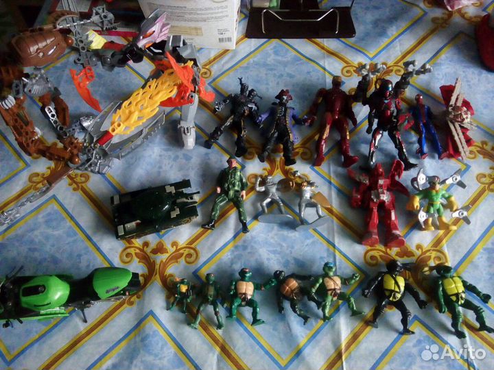 Игрушки супер герои,трансформеры,человек паук,желе