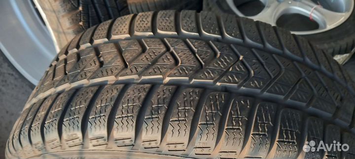 Pirelli Winter Sottozero 3 225/45 R18 95H