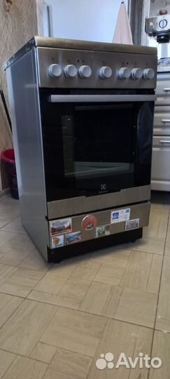 Электроплита стеклокерамика бу с духовкой