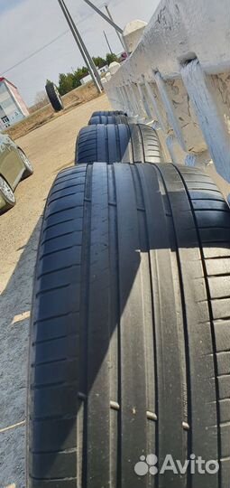 Michelin Pilot Sport 4 SUV 275/40 R22 108Y