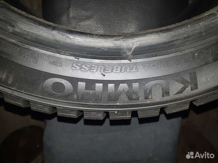 Kumho WinterCraft Ice WI31 235/45 R18 98T