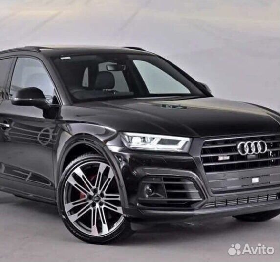 Стекло правой фары Audi Q5 2018-2020