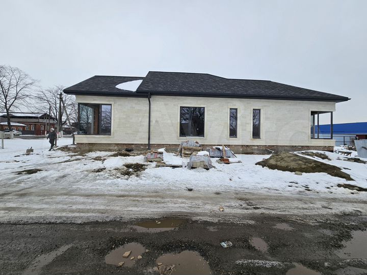 Дом 180 м² на участке 5,3 сот.