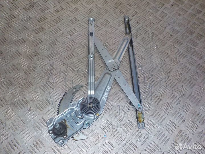 Стеклоподъемник механ передний правый Toyota