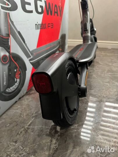 Электросамокат Ninebot Kickscooter F3