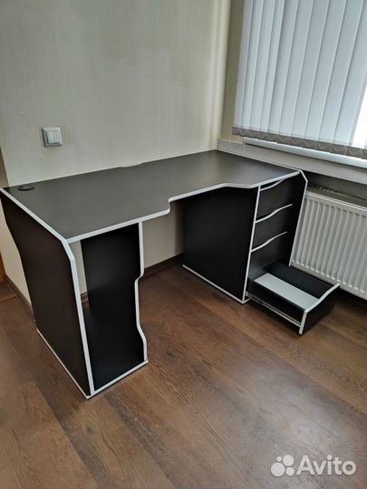 Компьютерный стол viking новый