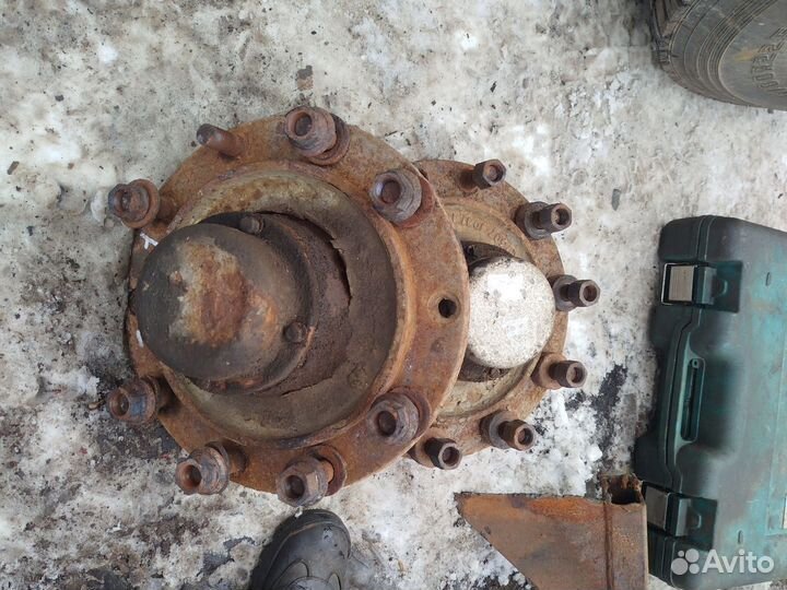 1307105111 ступица