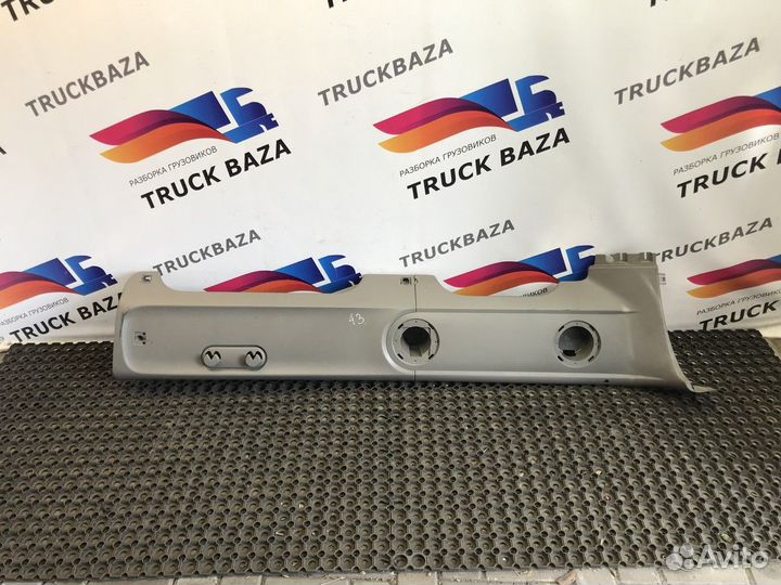 1652647 Накладка панели приборов левая Daf XF105