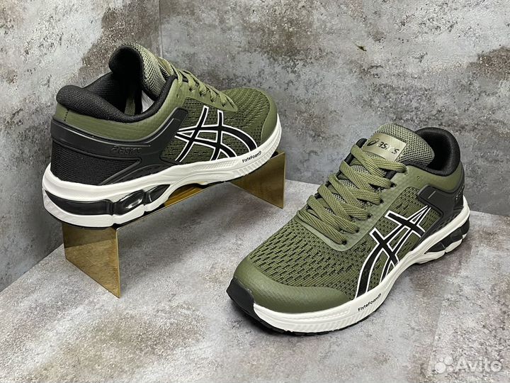 Кроссовки Asics