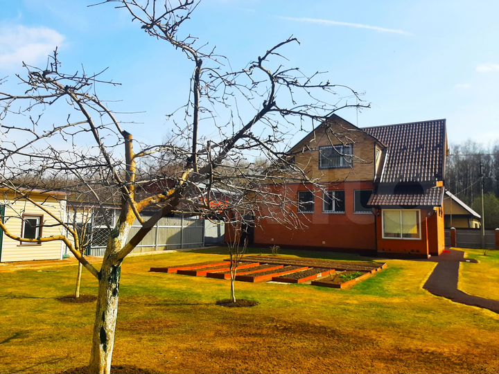 Дом 309 м² на участке 10 сот.