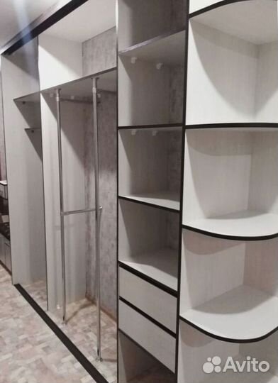 Шкафы распашные