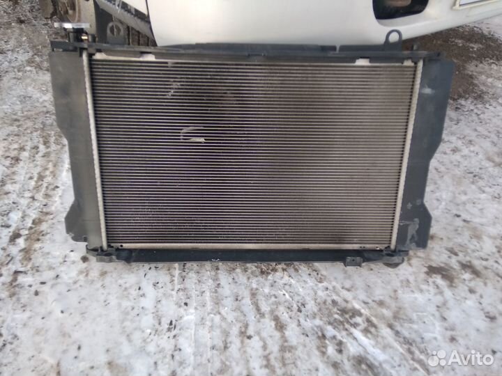 Радиатор двигателя Toyota Wish ZGE 20