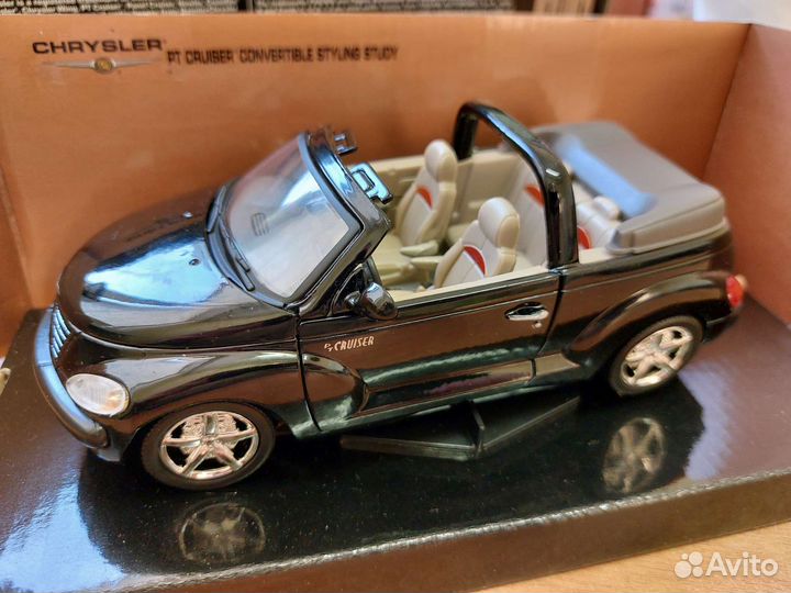 Коллекционная модель автомобиля Chrysler PT 1:24