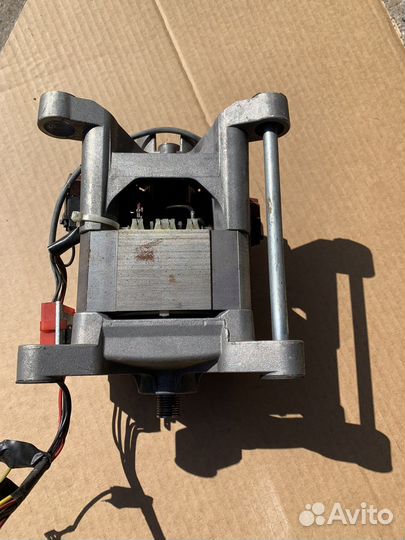 Двигататель стиральной машины