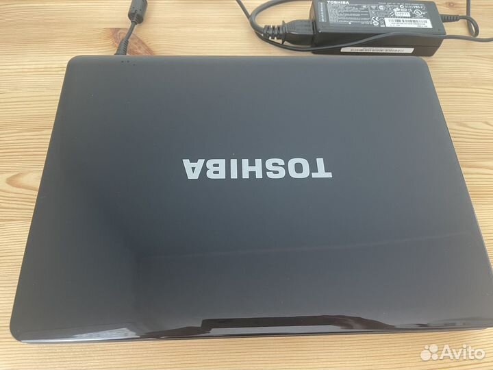 Ноутбук Toshiba satellite u400-24K