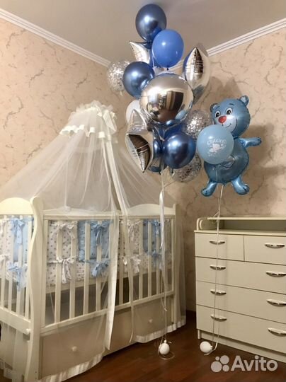 Детская кроватка с маятником, матрасом,бортиками