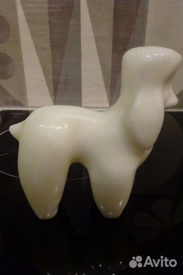 Статуэтки фарфор, натуральный камень