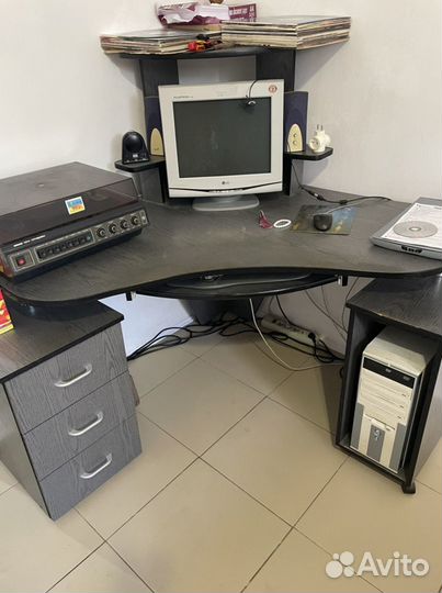 Компьютер со столом