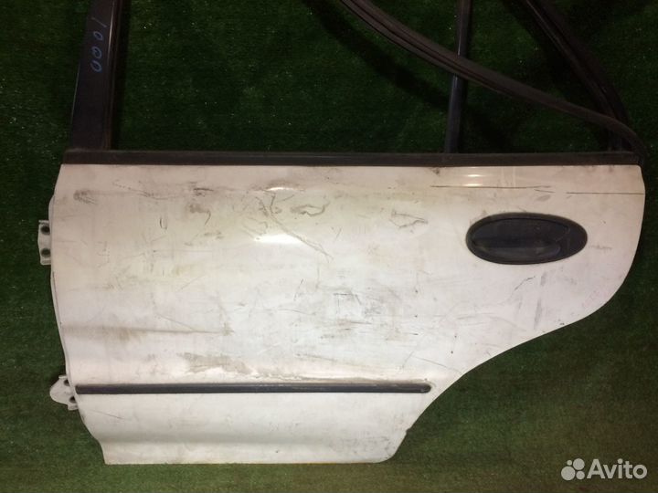 Дверь задняя левая Mitsubishi Lancer CB CD Белая в