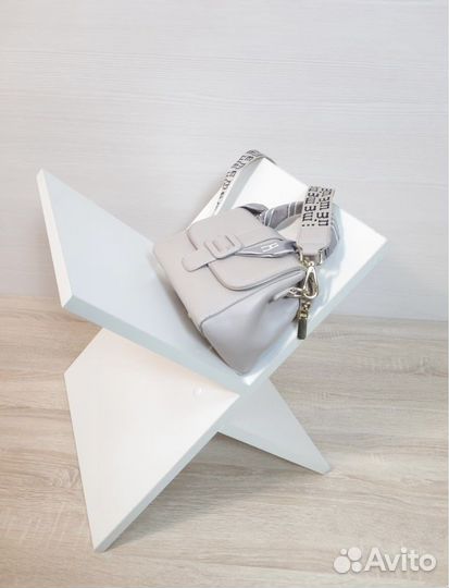 Подставки для сумки