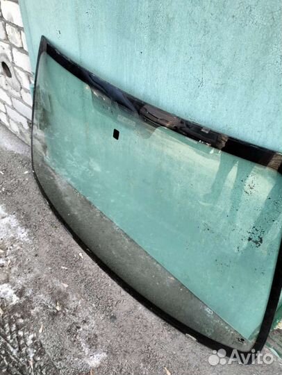 Лобовое стекло Renault Dacia Sandero